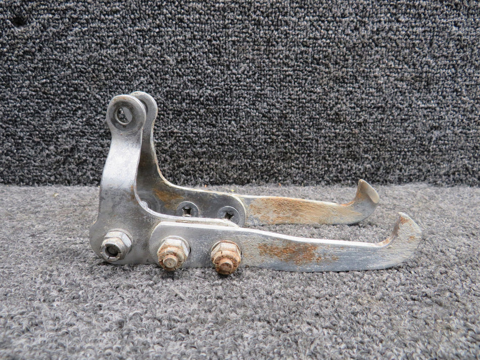 0841140-5, 0841140-6 Cessna 310 Forward Aft Uplock Hook Assembly