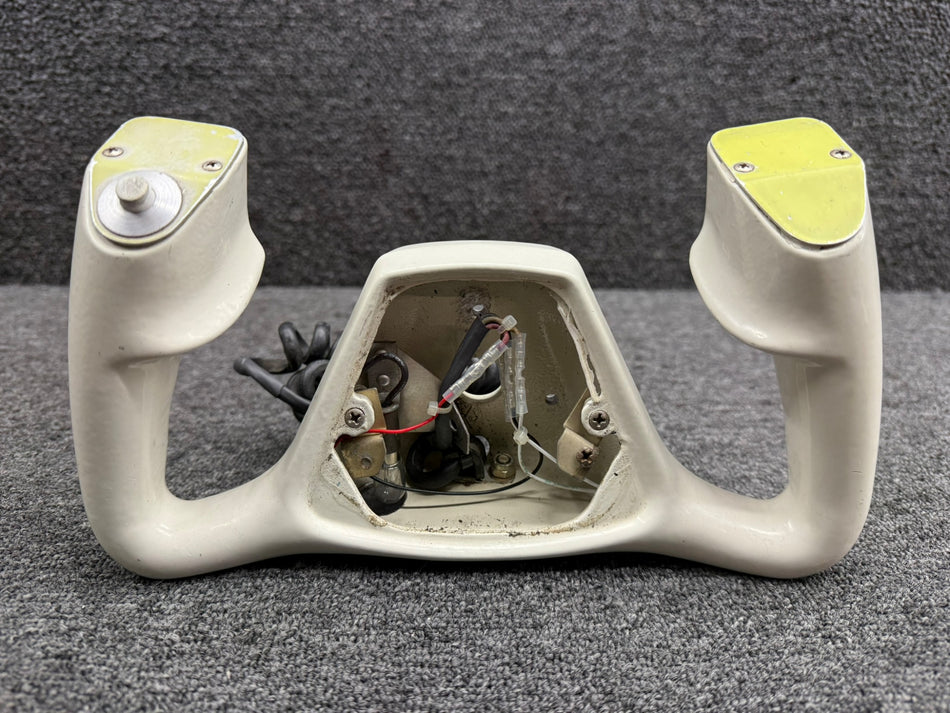 60-524162-608 Beechcraft B60 Co-Pilot Control Wheel Assembly with Accessories
